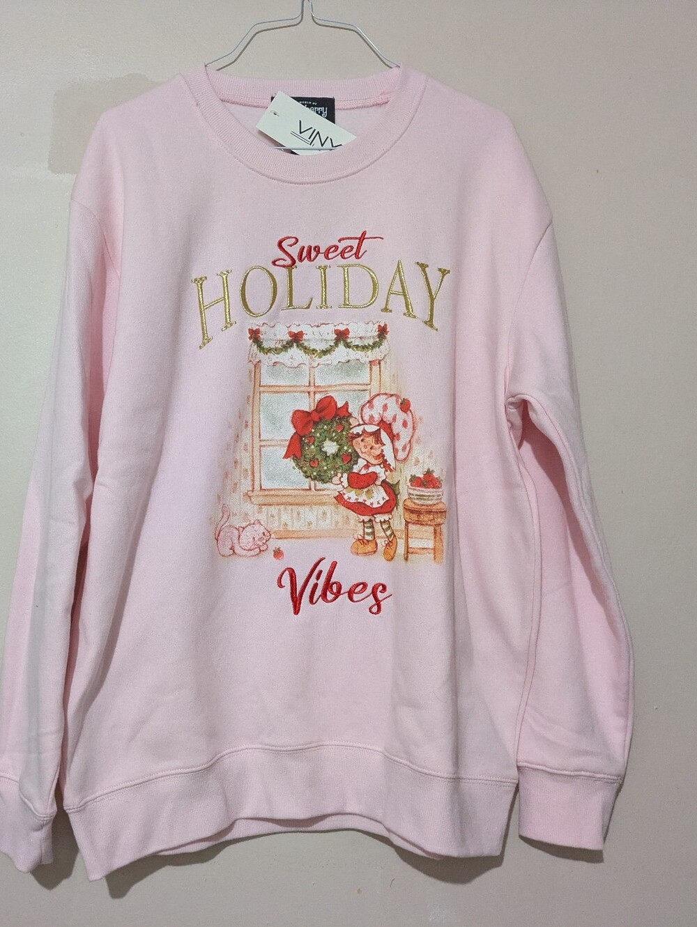 Vinyl Icons Strawberry Shortcake Holiday Vibes Pink Crew Neck Sweatshirt New!